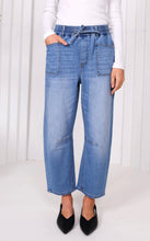 Load image into Gallery viewer, Leo Barrel Jean in Light Wash by Monaco Jeans