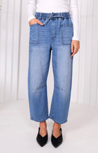 Load image into Gallery viewer, Leo Barrel Jean in Light Wash by Monaco Jeans