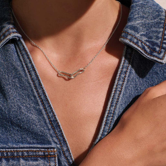 Eterna Interlink Necklace in Silver by Murkani