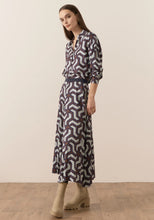 Load image into Gallery viewer, Kendal Print Sunray Pleat Skirt by POL
