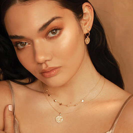 Pendant Disc Necklace in Gold by Murkani