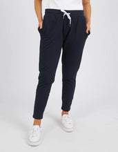 Load image into Gallery viewer, Lobby Pant in Black by Elm
