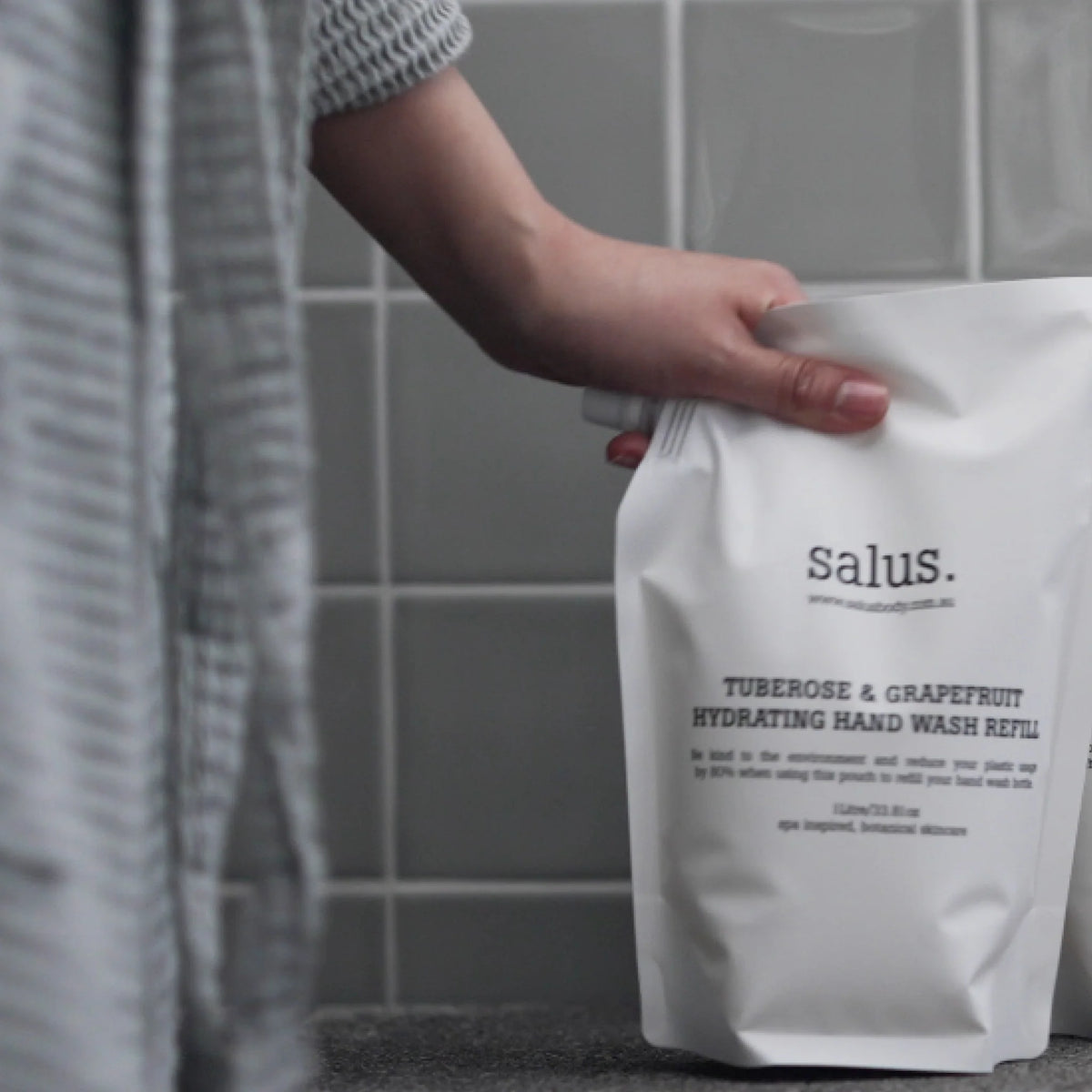 Tuberose & Grapefruit Hydrating Hand Wash 1L Refill by Salus