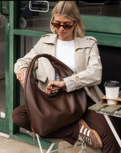 Load image into Gallery viewer, Monaco Bag in Chocolate by Louenhide
