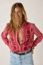 Load image into Gallery viewer, Ringo Shirt in Clavel Framboise by Maison Hotel
