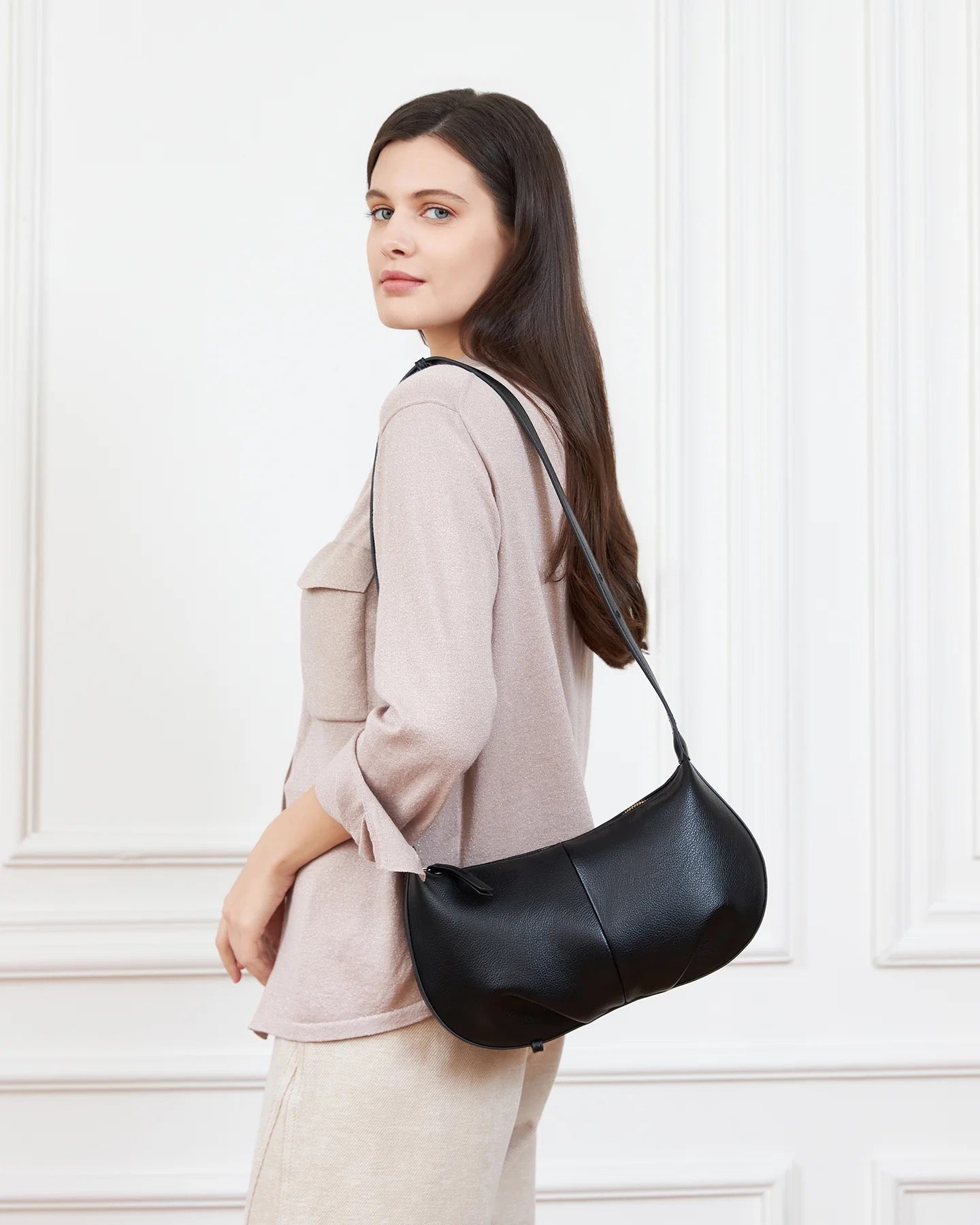Olivia Shoulder Bag in Black by Louenhide