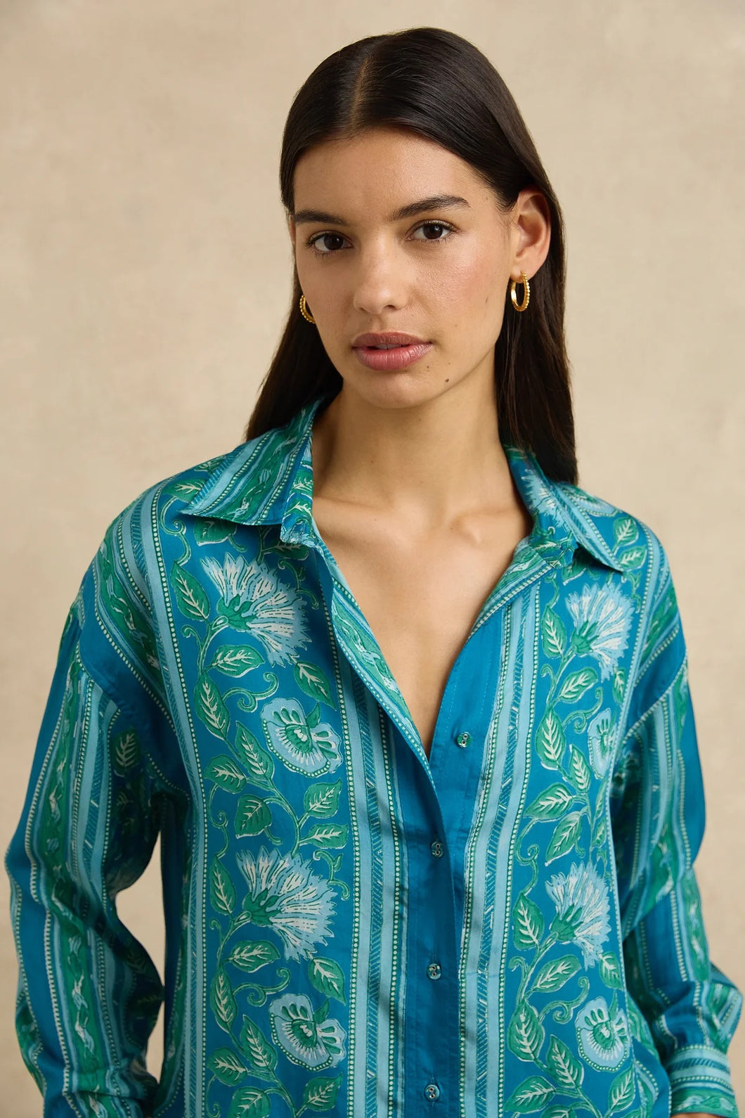 Stevie Oversized Shirt in Spring Daisy Dark Blue by Hannah Artwear