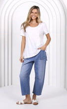 Load image into Gallery viewer, Leo Barrel Jean in Light Wash by Monaco Jeans
