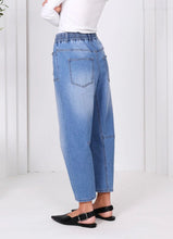 Load image into Gallery viewer, Leo Barrel Jean in Light Wash by Monaco Jeans
