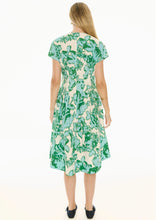 Load image into Gallery viewer, Jaine Tucked Dress in Static Floral by POL
