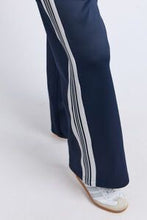 Load image into Gallery viewer, York Pant in Navy by Elm
