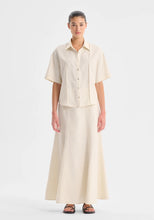 Load image into Gallery viewer, Maisey Linen Short Sleeve Shirt in Ecru by Morrison
