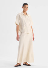 Load image into Gallery viewer, Maisey Linen Short Sleeve Shirt in Ecru by Morrison
