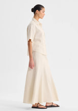 Load image into Gallery viewer, Maisey Linen Short Sleeve Shirt in Ecru by Morrison

