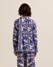 Load image into Gallery viewer, Reflex Top in Frond Wave by Zoe Kratzman
