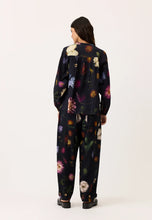 Load image into Gallery viewer, Sierra Blouse in Floratone Nancybird
