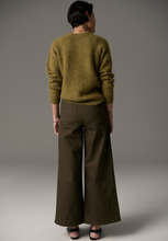 Load image into Gallery viewer, Finlay Crew in Green by Pol
