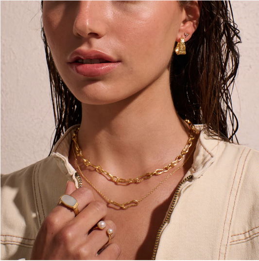 Eterna Interlink Necklace in Gold by Murkani