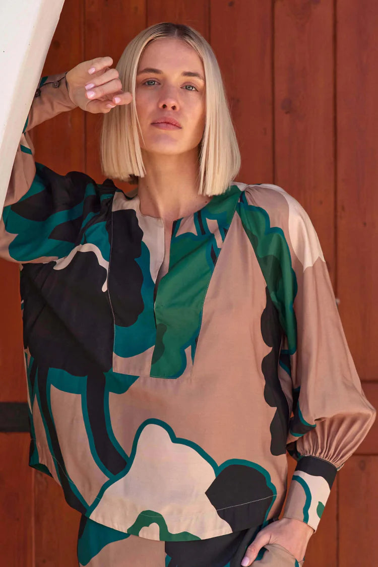 Signal Top in Organic Botanic by Zoe Kratzman
