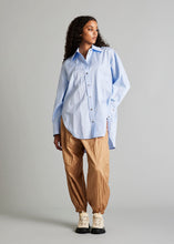 Load image into Gallery viewer, Milford Oversized Shirt in Sky by LAU
